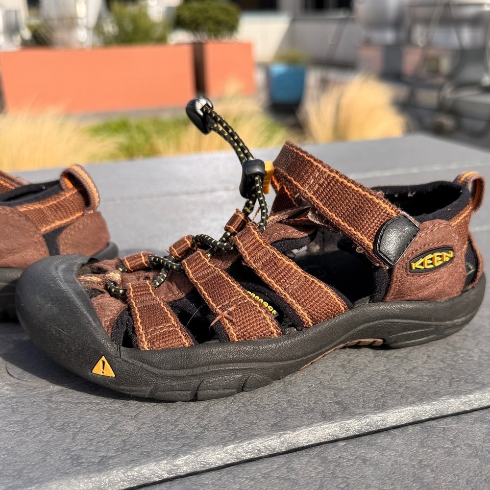 KEEN Newport H2 Sandal 13 Brown Hiking Water Shoes Outdoor ActivitiesGorpcore